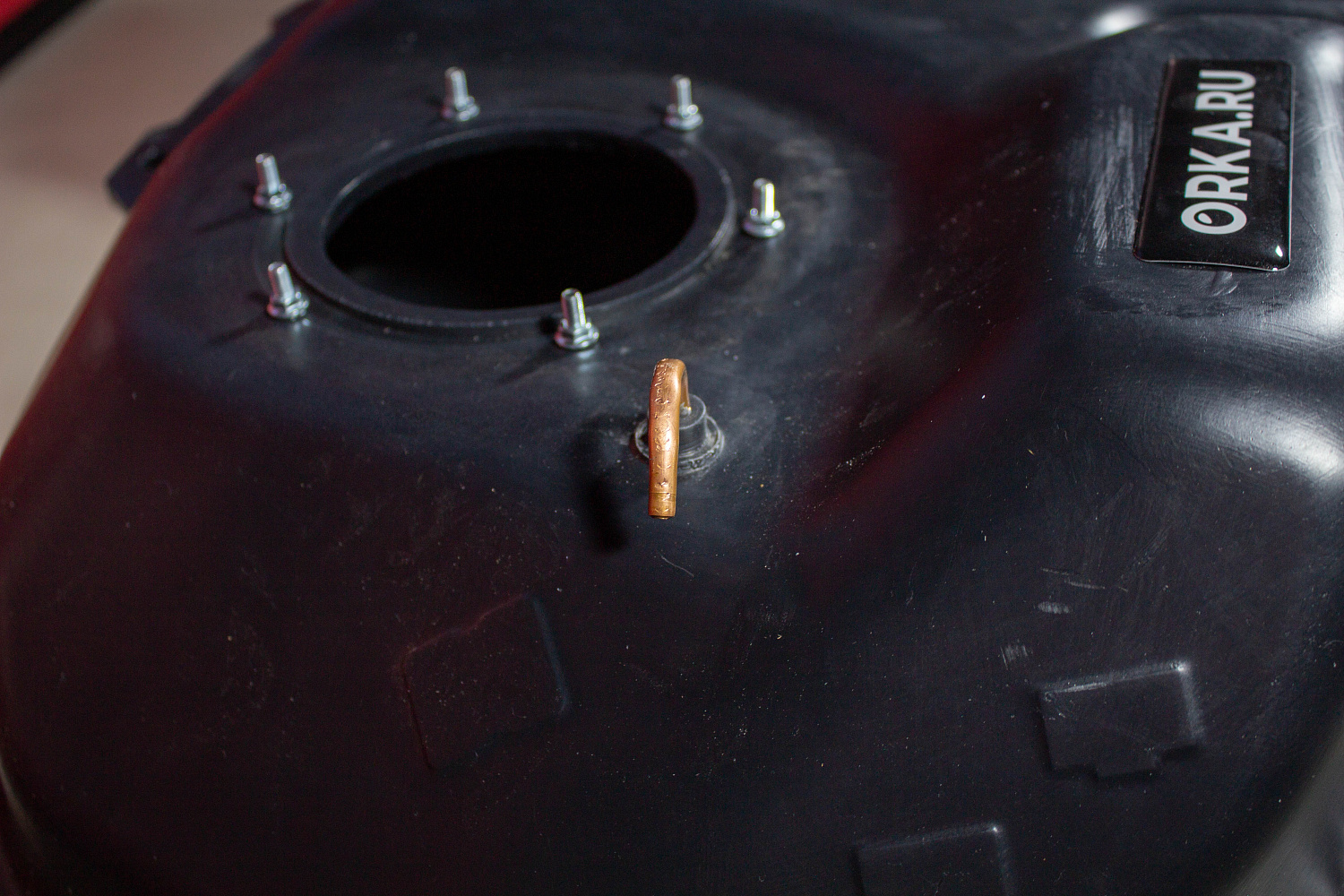 Пластиковый топливный бак Mitsubishi Outlander XL 4WD, 2005-2019 г.в. (BP) -  60 л.