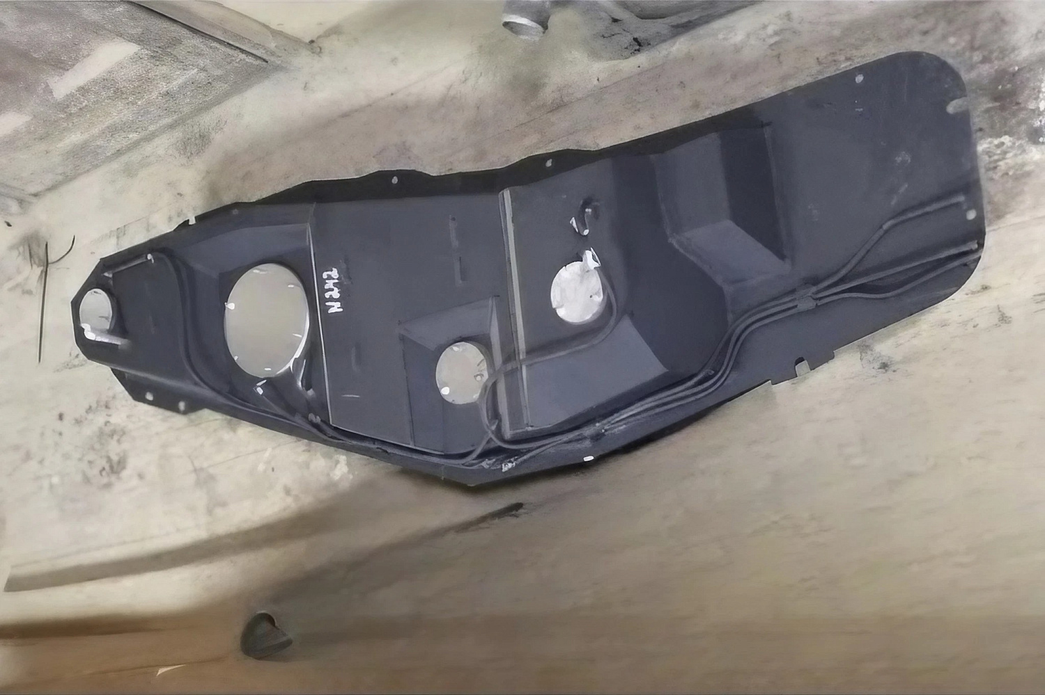 Топливный бак Pajero 3/4 короткая база (бензин) 69 литров из алюминия (стагер)