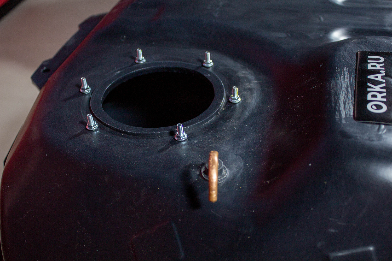 Пластиковый топливный бак Mitsubishi Outlander XL 4WD, 2005-2019 г.в. (BP) -  60 л.